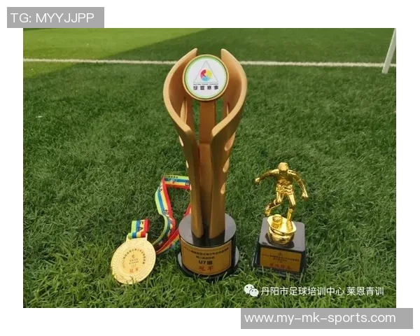 志丹少年足球队庆祝胜利的特别蛋糕分享活动精彩回顾与感人瞬间